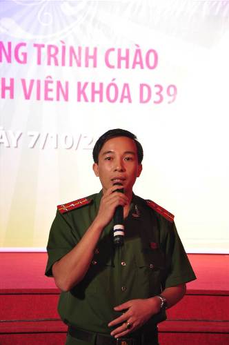 Đồng chí Vũ Văn Ninh, Bí thư Đoàn Thanh niên Học viện CSND giao lưu cùng các tân sinh viên D39
